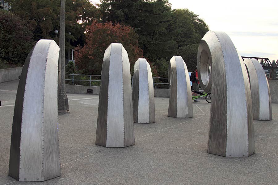 Statues at Ballard Locks